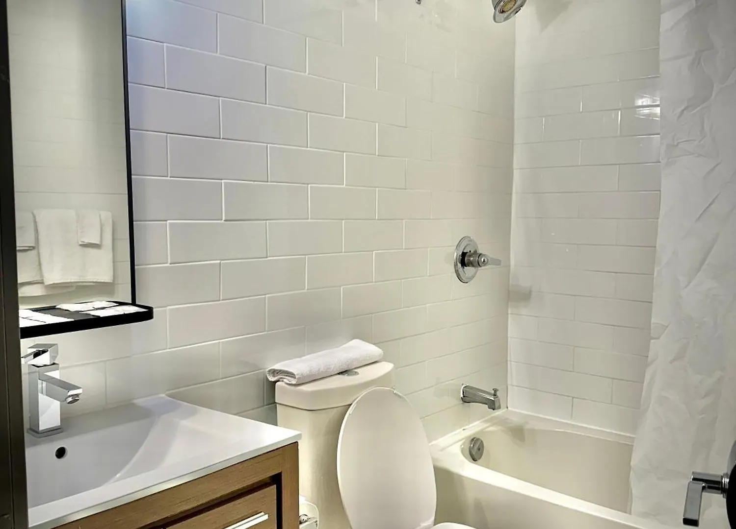 ** Hotel Royal Oak Inn Toronto Canada