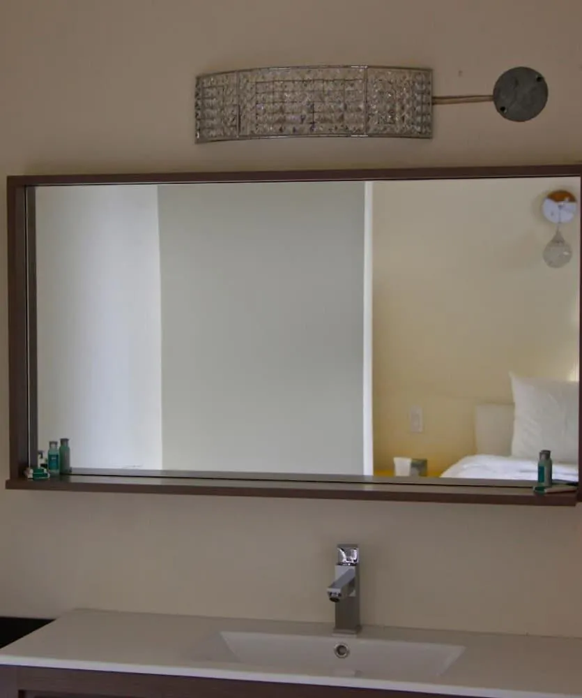 Royal Oak Inn Toronto Hotel