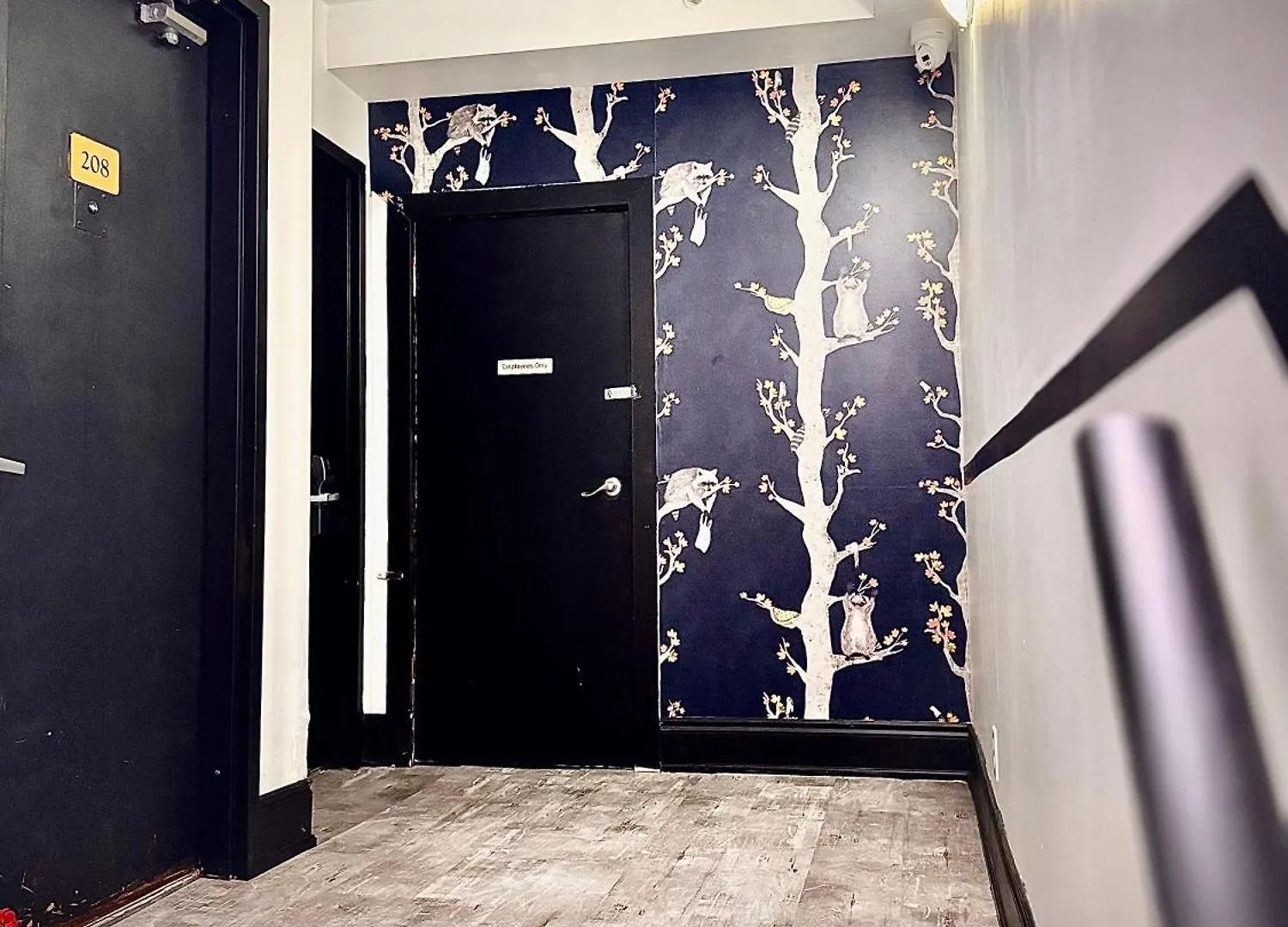 ** Hotel Royal Oak Inn Toronto Canada