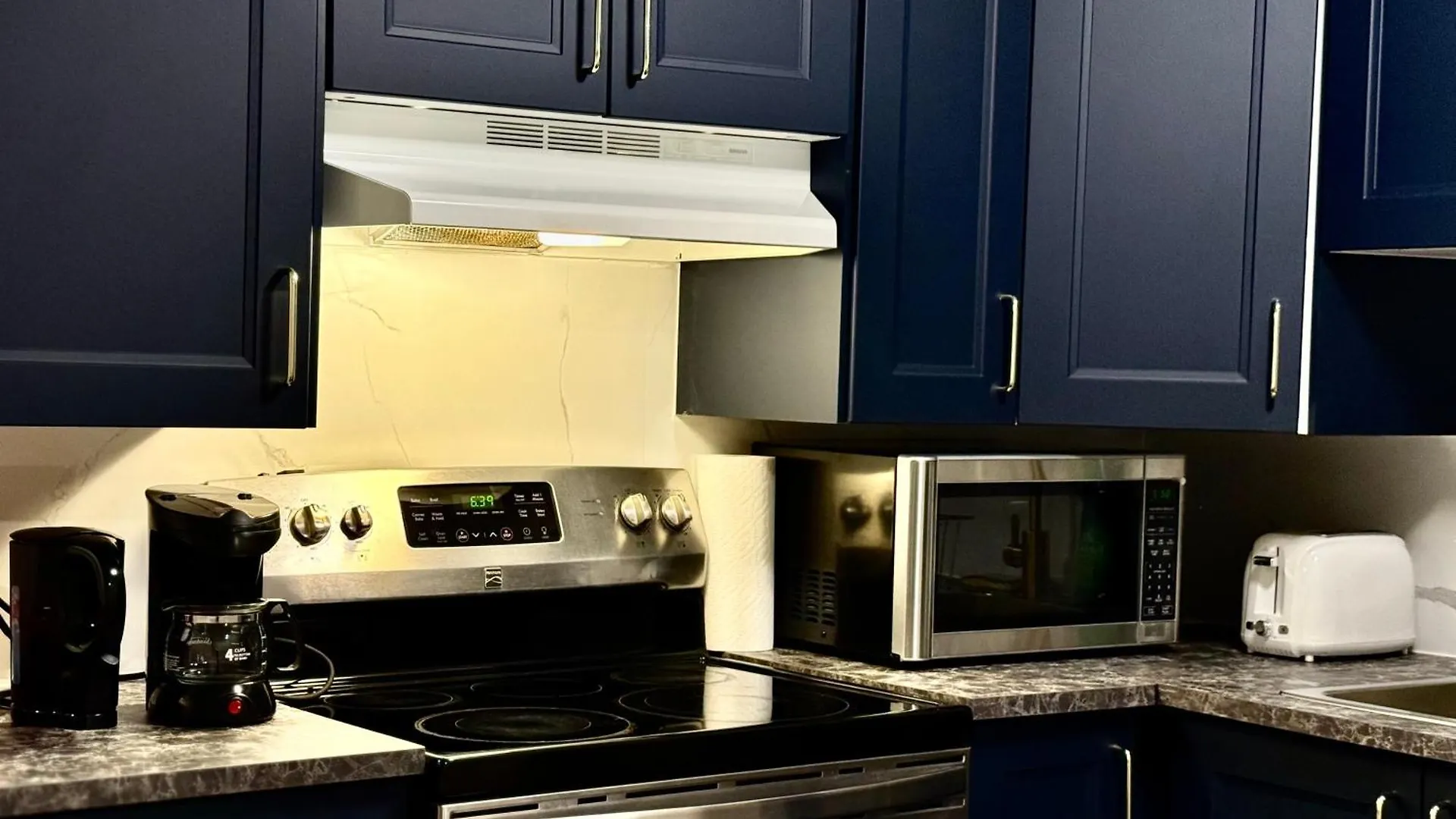 ロイヤル オーク イン トロント ホテル