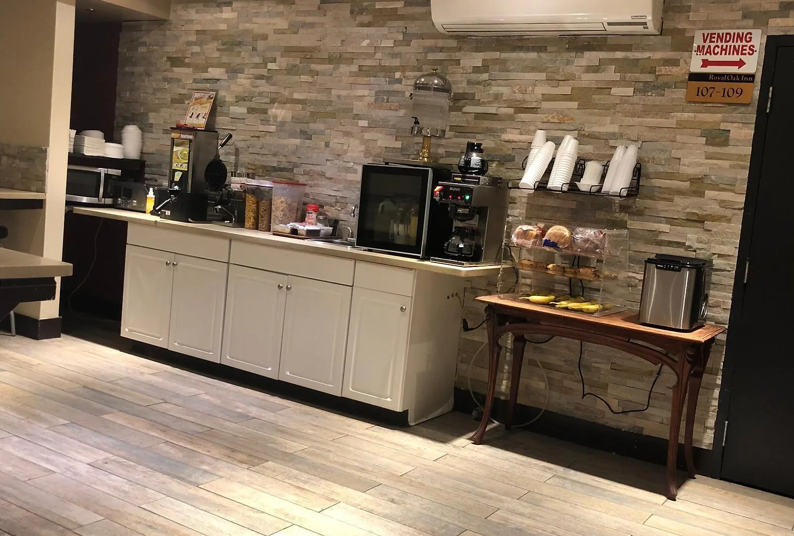 ロイヤル オーク イン トロント 2*,  カナダ