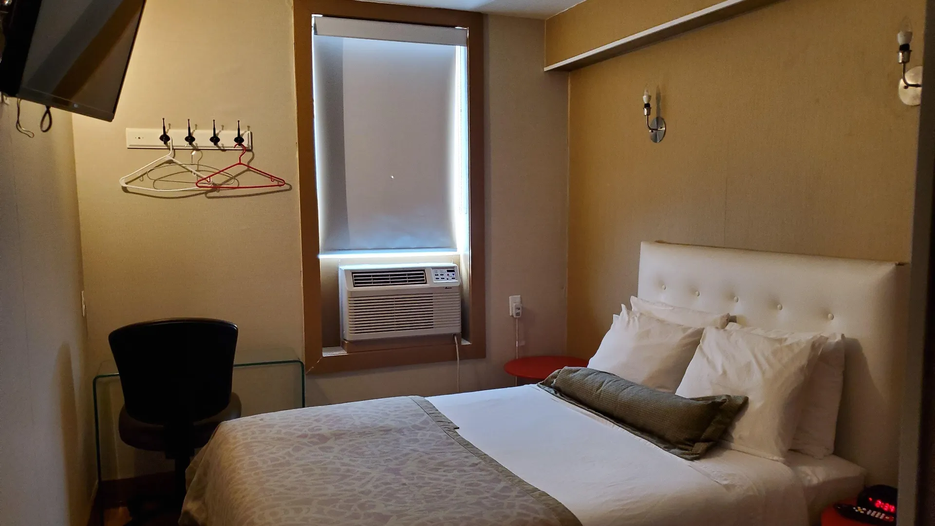 ロイヤル オーク イン トロント ホテル