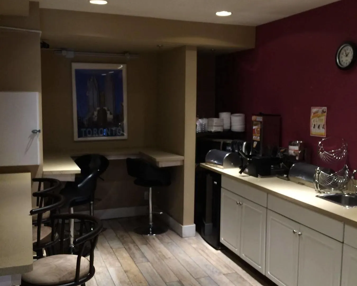 Royal Oak Inn Toronto Hotel